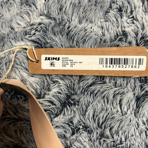 Skims - Picture 3 of 3